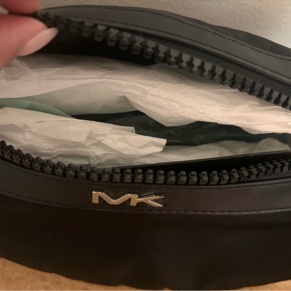 Unisex belt bag - Picture 2 of 6